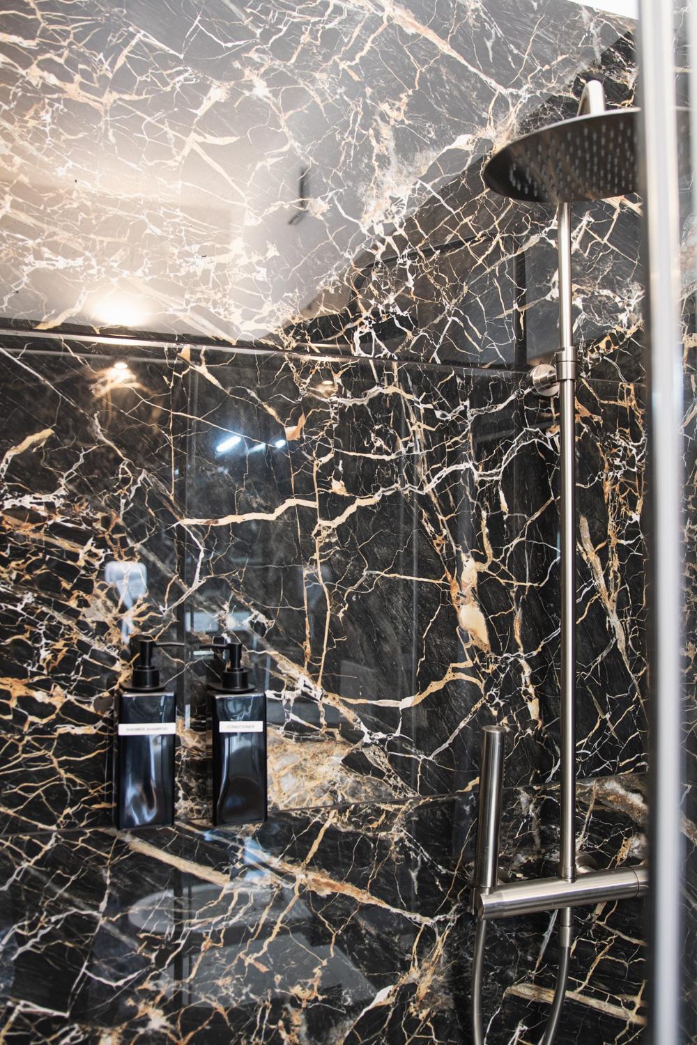 New Elegance Suites Guesthouse オリスターノ エクステリア 写真