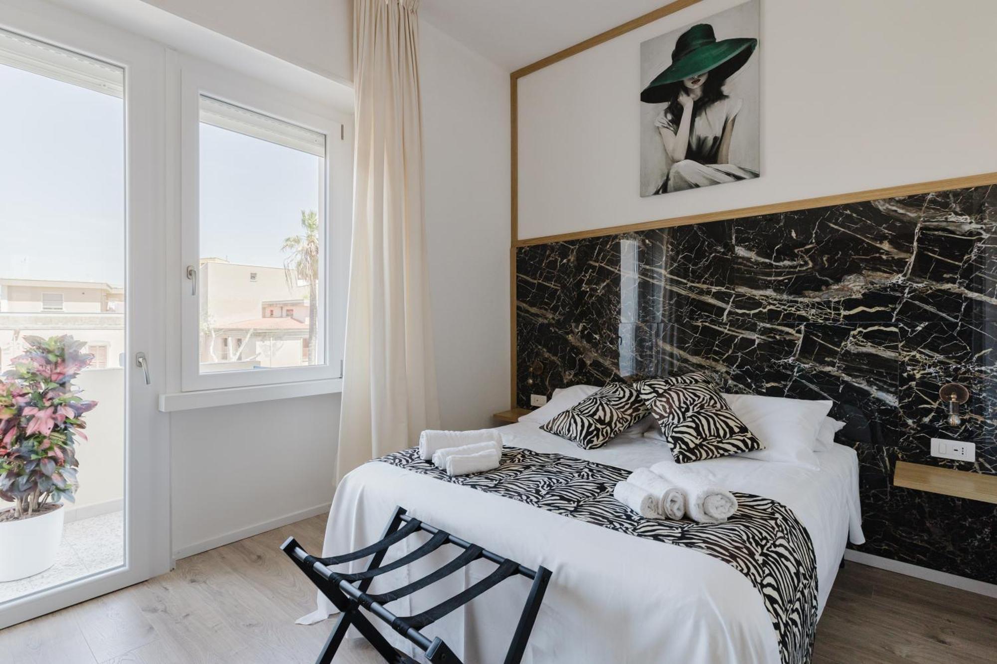 New Elegance Suites Guesthouse オリスターノ エクステリア 写真