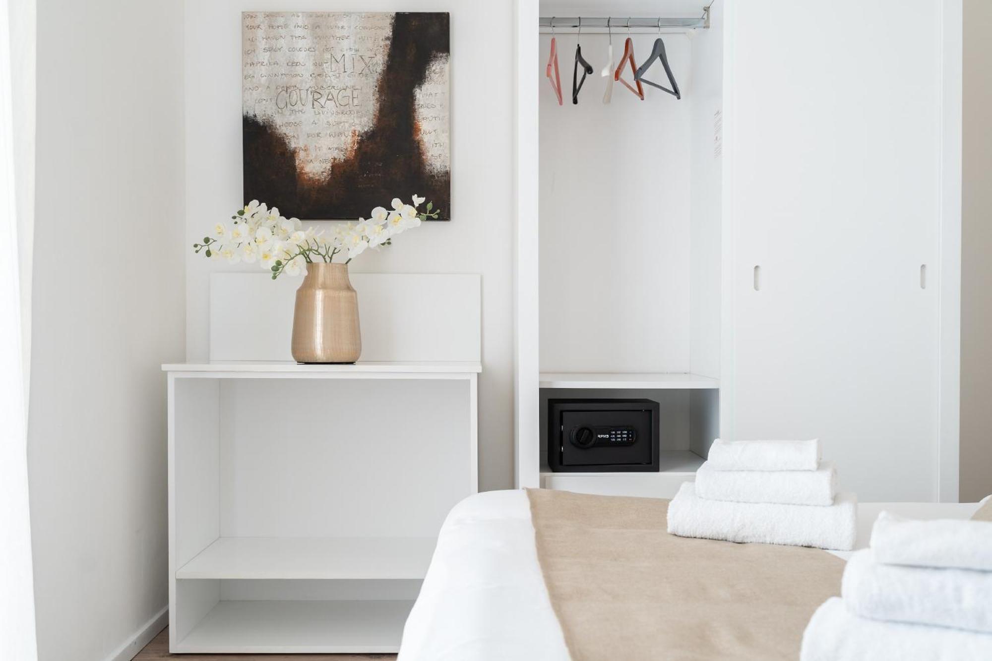 New Elegance Suites Guesthouse オリスターノ エクステリア 写真