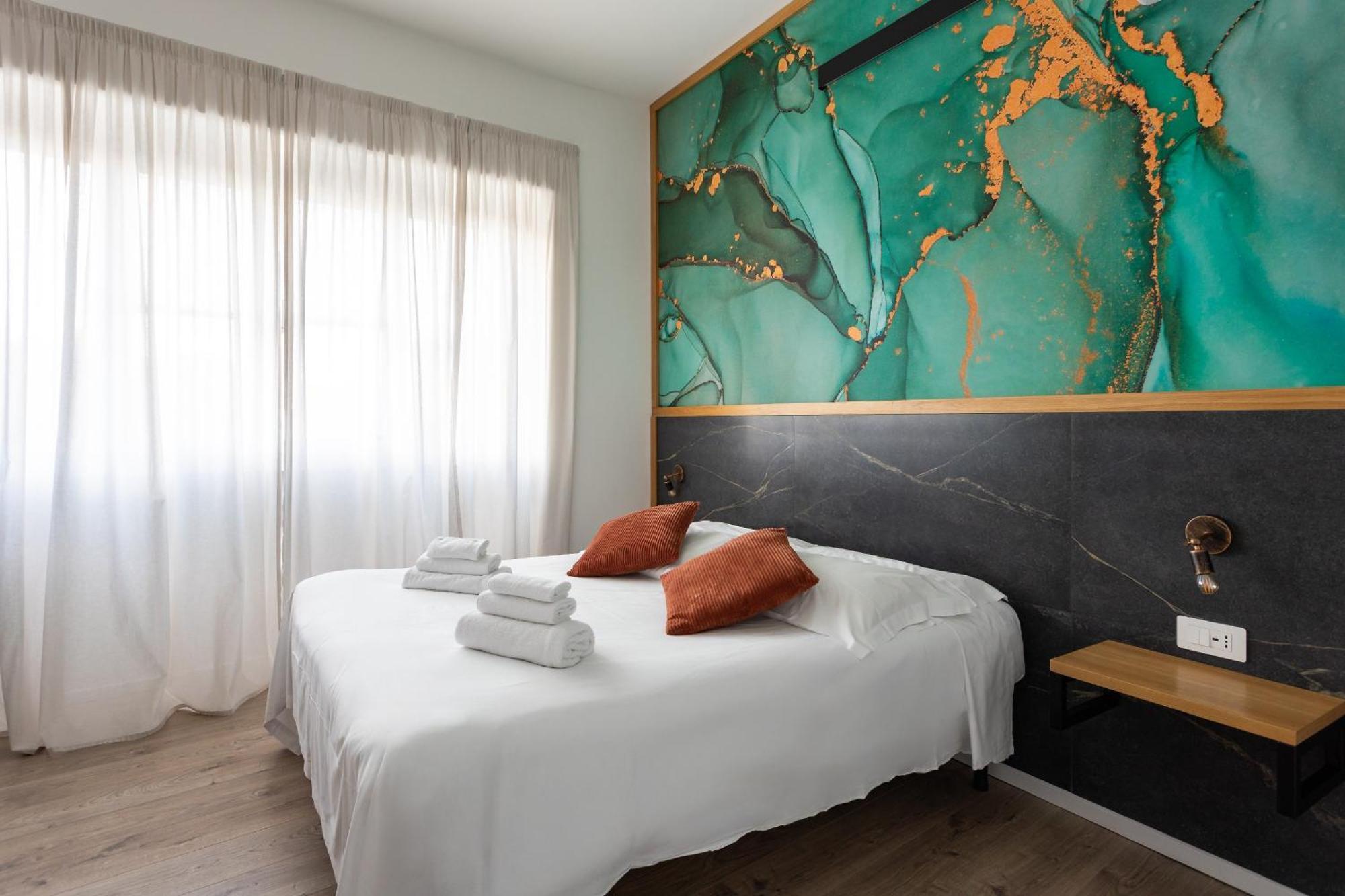 New Elegance Suites Guesthouse オリスターノ エクステリア 写真