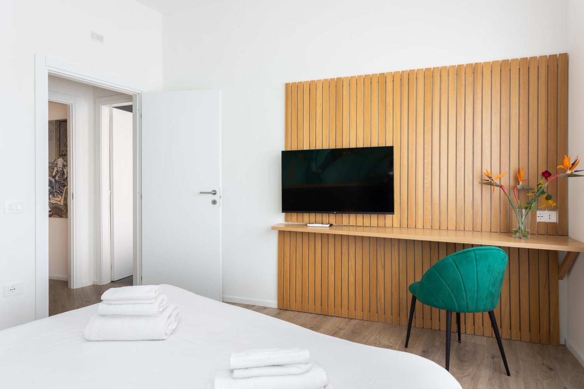 New Elegance Suites Guesthouse オリスターノ エクステリア 写真